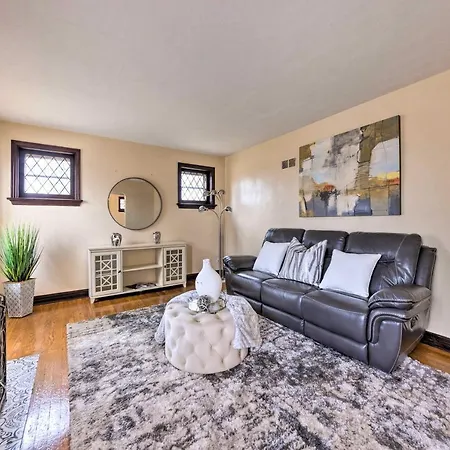 St Louis Vacation Rental 4 Mi To Airport!